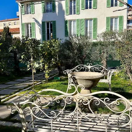 Amazing New Property In The Heart Of The Old Town Of Antibes Buitenkant foto
